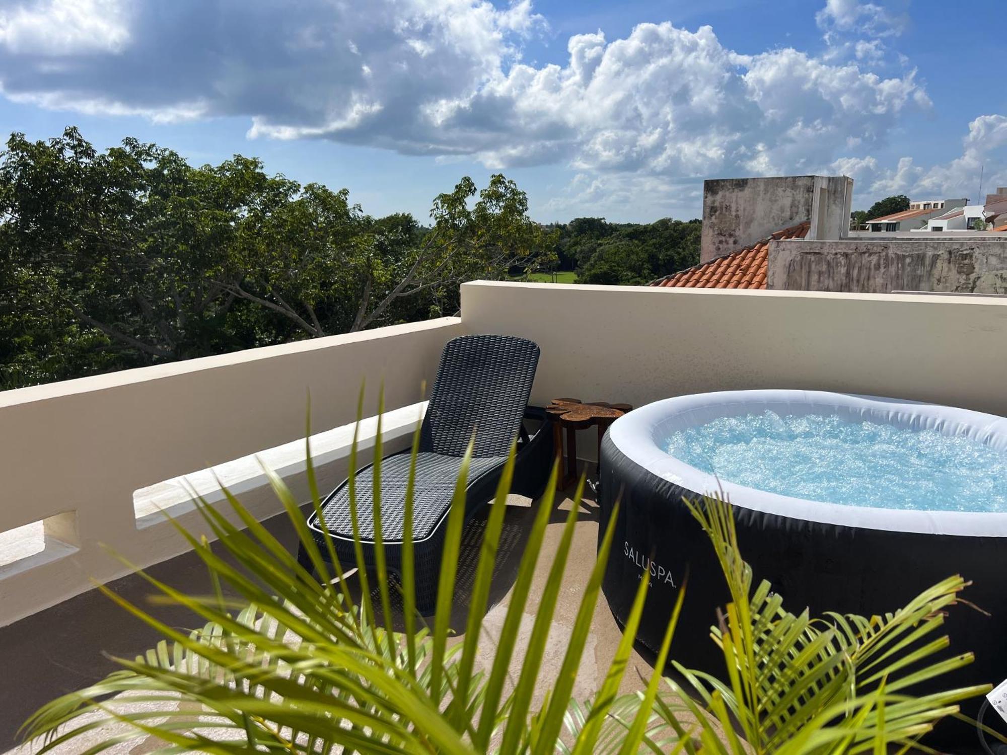 Private Jacuzzi, Golf Getaway, Sunrise View Puerto Aventuras