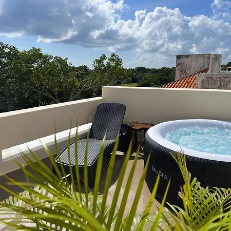 Private Jacuzzi, Golf Getaway, Sunrise View Apartment Puerto Aventuras Exterior photo